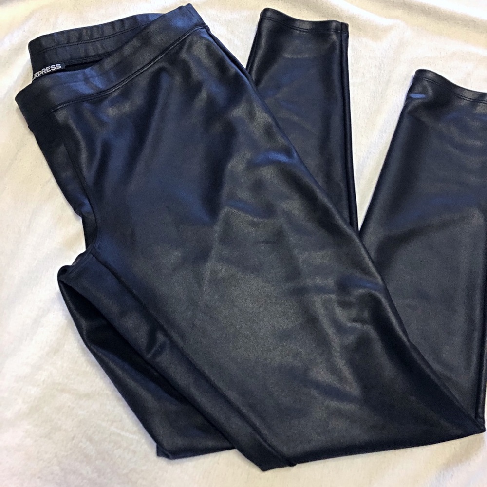 Express faux leather leggings size Large